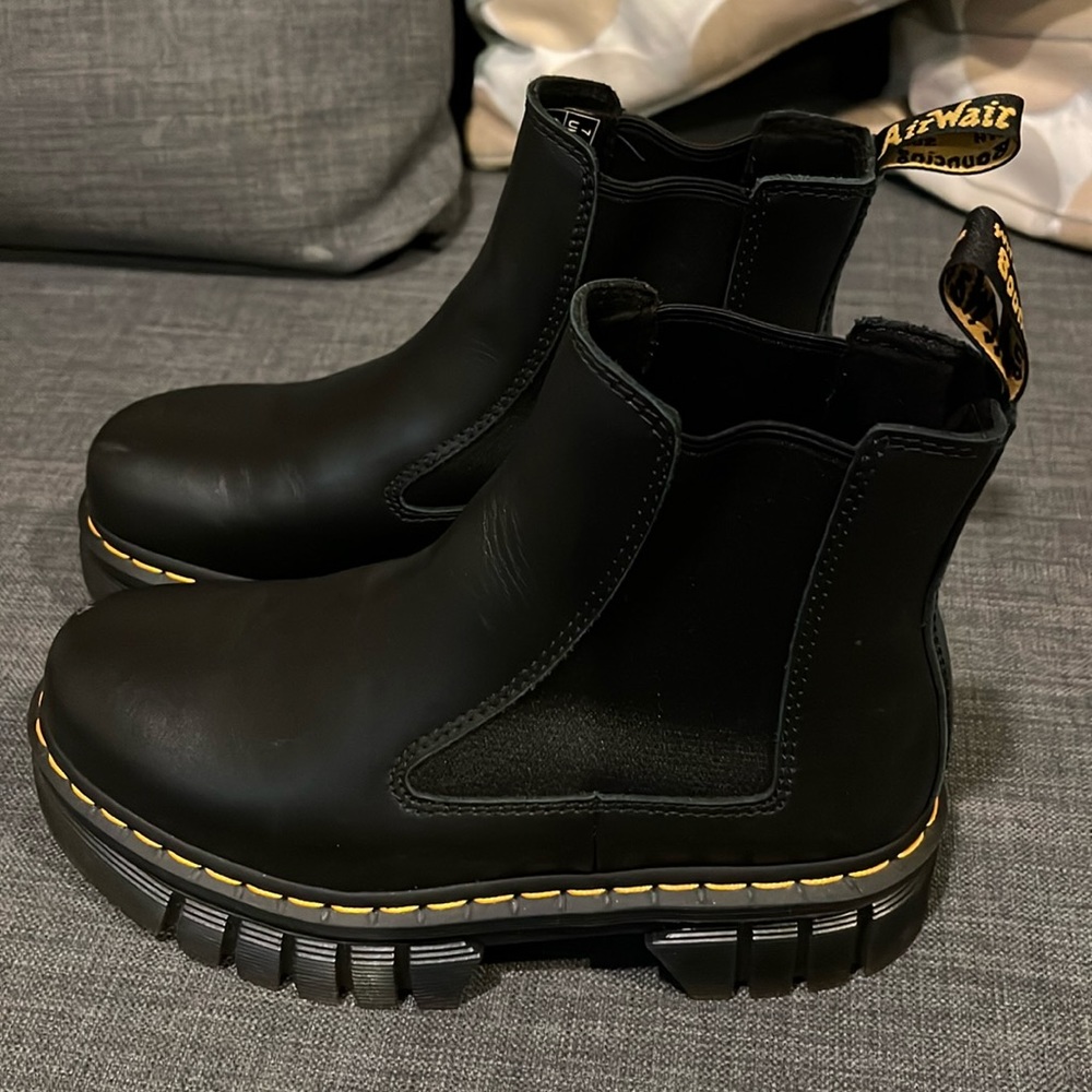 Doc Marten Audrick Chelsea Boot size 9